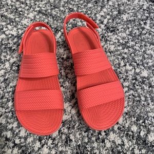 Reef Water Vista sandals in Paradise Pink